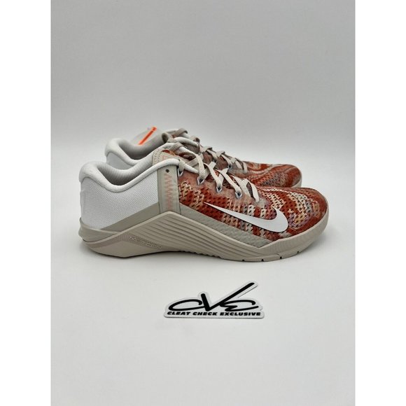 Brand New Nike Women’s  Metcon 6 size 8.5 Desert sand / Pink - Picture 3 of 11